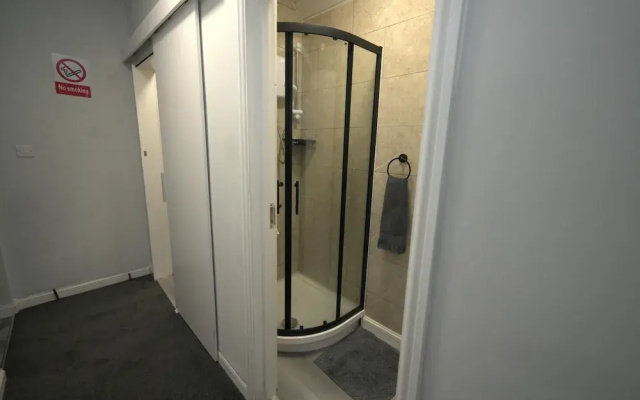 Telford - Apartment - Sleeps 5 - Flat 4