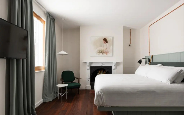 Garde Hotel and Warders Cottages