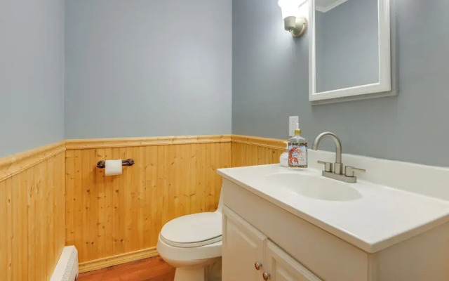 Golf, Hike & Unwind: Spacious Dover Retreat!