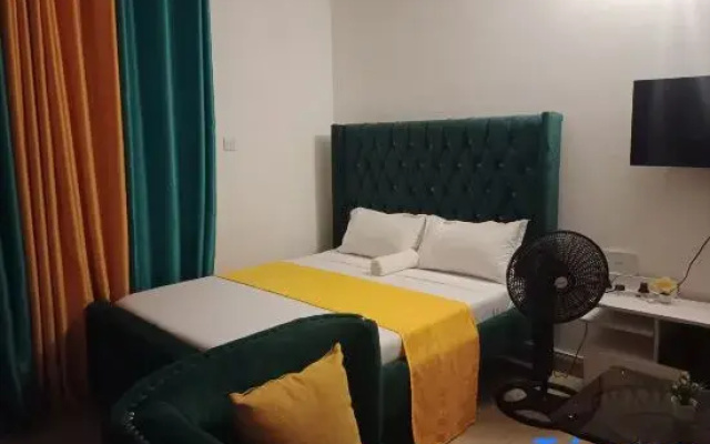 Royal Studio Apartments