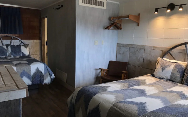 Lariat Motel