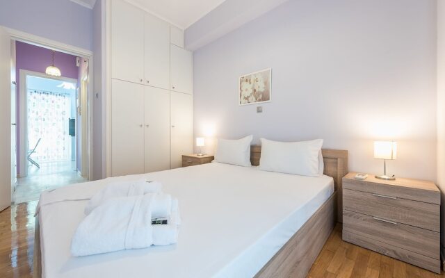 Апартаменты Central & Cozy Apartment With Balcony комната для гостей