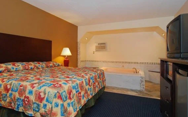 Rodeway Inn & Suites