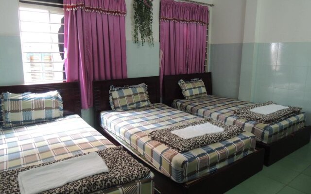 Hoang Yen Nhi Hotel комната для гостей