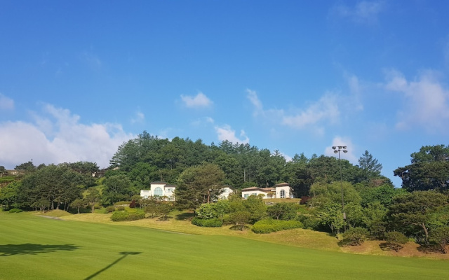 Crystal Valley CC Golden Village