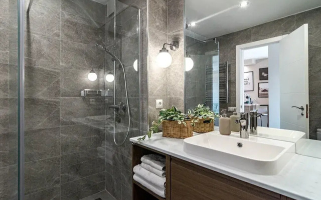 Jm9.4 - Totally Renovated in Stylish Design