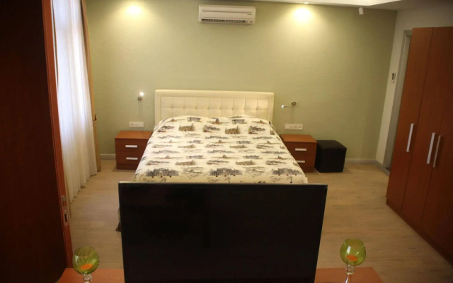 Honey House Apartment