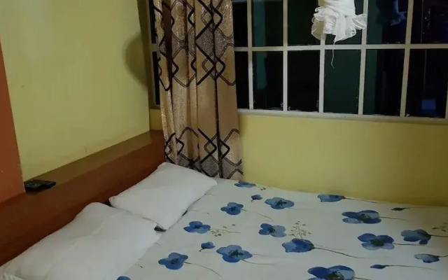 Family Guest House At Hopewell Place