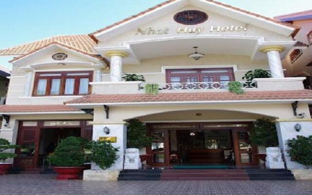 Nhat Huy Hotel Далат вид на фасад