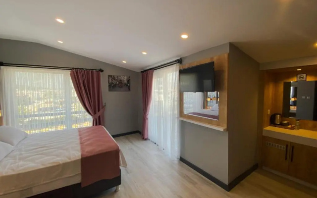 L'opera Deluxe Hotel