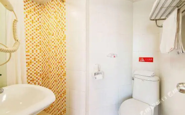 Home Inn (Shenzhen Qiaocheng East Metro Station)