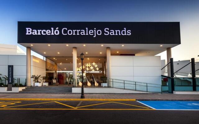 Отель Barceló Corralejo Sands вид на фасад