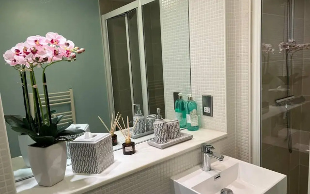 Stylish Studio Flat Near Central London