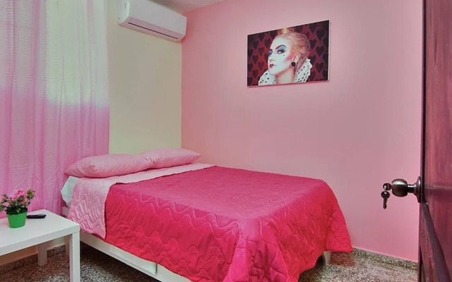 Room in Guest Room - Queen Of Hearts - Rh