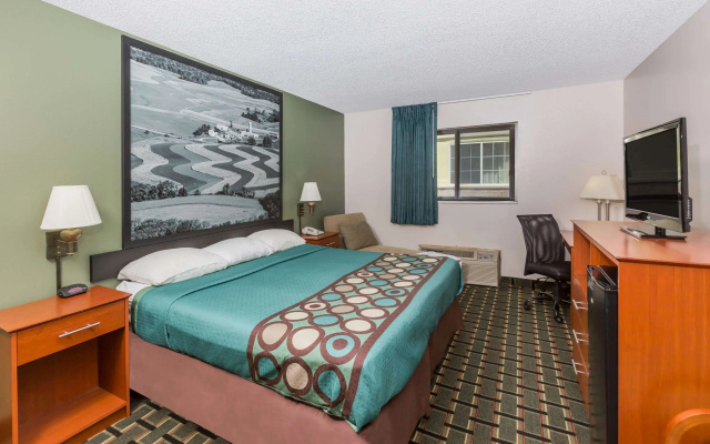 Super 8 by Wyndham Osceola IA