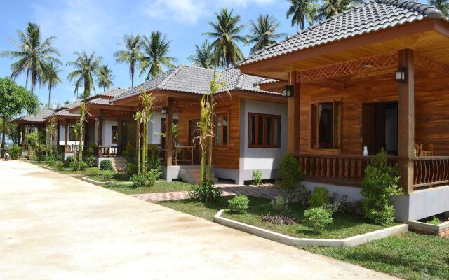 Отель Khum Laanta Resort Ланта вид на фасад