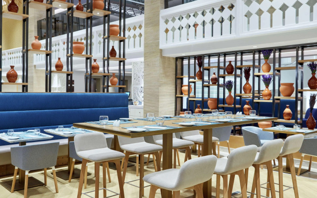Отель Hilton Garden Inn Muscat Al Khuwair
