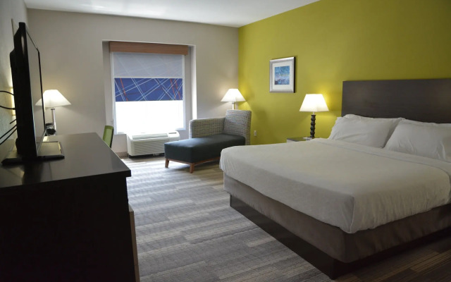 Holiday Inn Express & Suites, Caryville by IHG