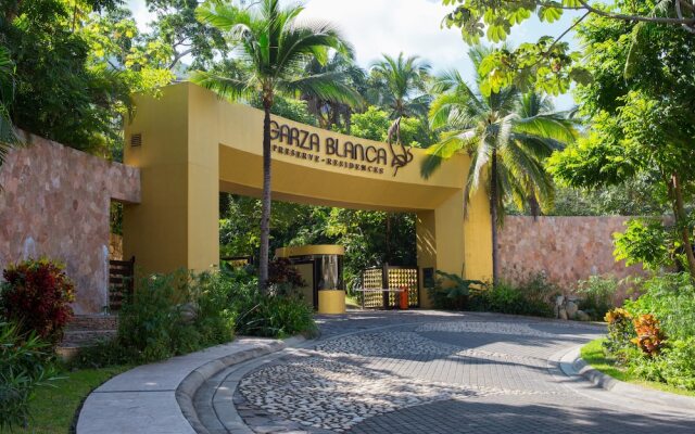 Отель Garza Blanca Preserve Resort & Spa вид на фасад