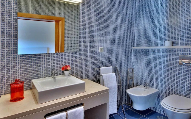 Villa Aqua