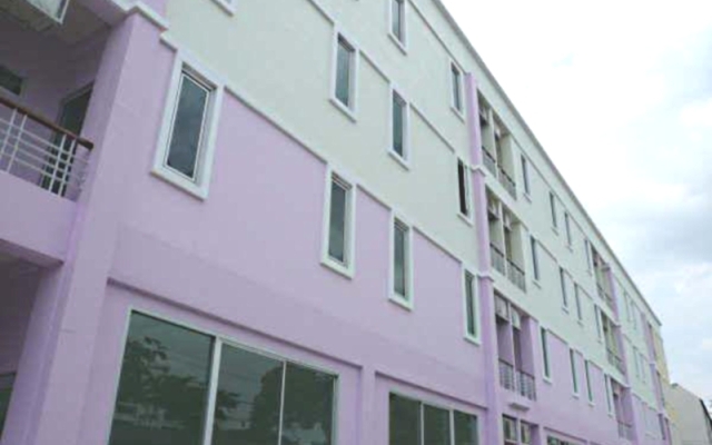 Отель Phet Palace Бангкок вид на фасад