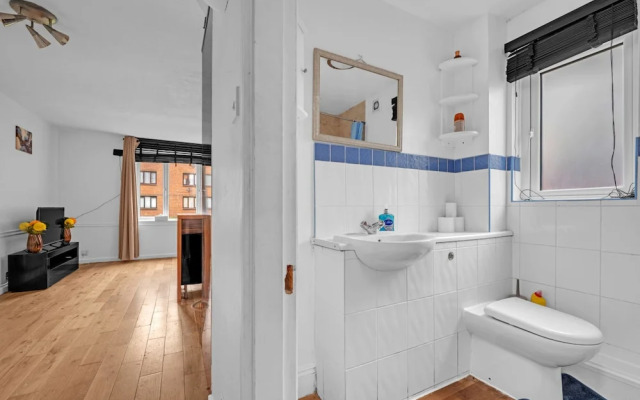Cozy 1-bed Flat in Croydon Sleeps 4 - Free Parking