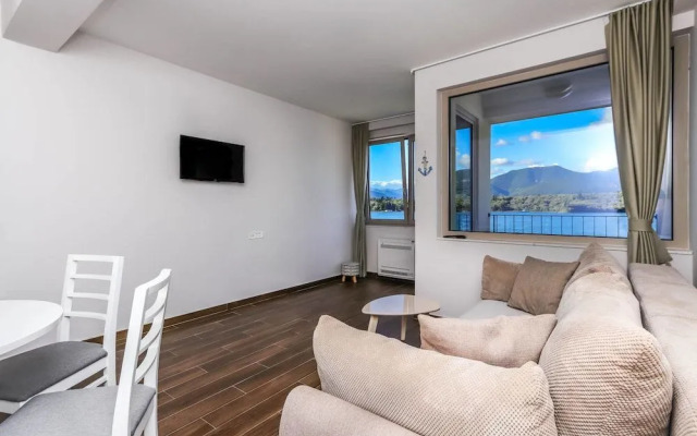 Apartments Maestral