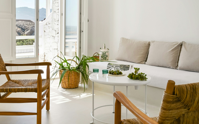 Mykonos Lolita, A Grecotel Resort to Live