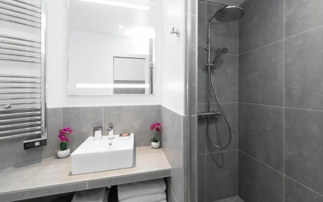 Luxury 2 Bedrooms Le Louvre I by Livinparis