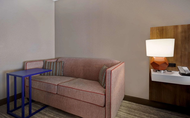 Hampton Inn Birmingham-Colonnade 280