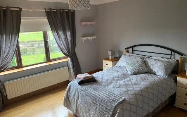 Gallagh Guest House self catering h18r252 Eircode