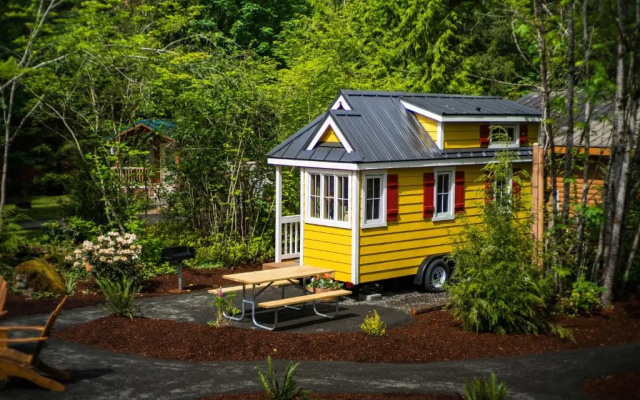 Mount Hood Village Savannah Tiny House 4