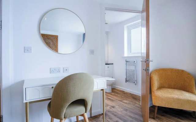 Skyline Duplex Penthouse - Llanelli