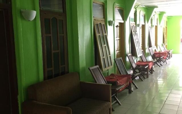 Hotel Trias Parangtritis by ZUZU