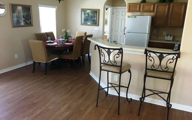 Large Open Floor Plan - 18