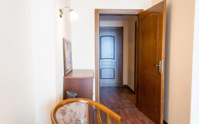Port Palace Apartments