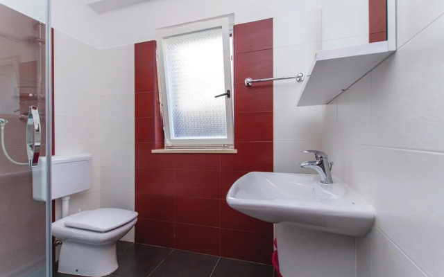 Stunning Home in Ravni With Wifi and 2 Bedrooms