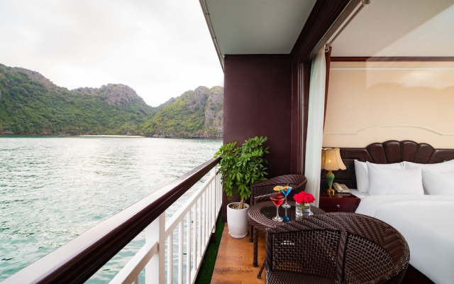 Dora cruise Lan Ha bay 5 star