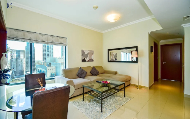 Budget 1BR Apt in Marina  -Time