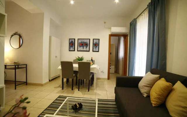 Victoria De Alba House
