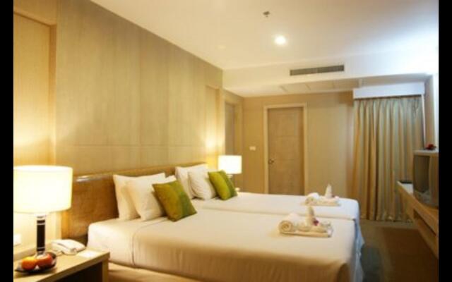 Niran Grand Hotel комната для гостей