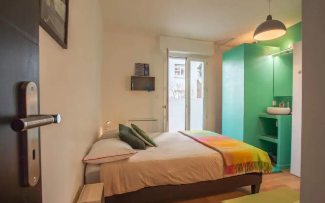 Charming Duplex With Terrace for 8 People in Port Vieux