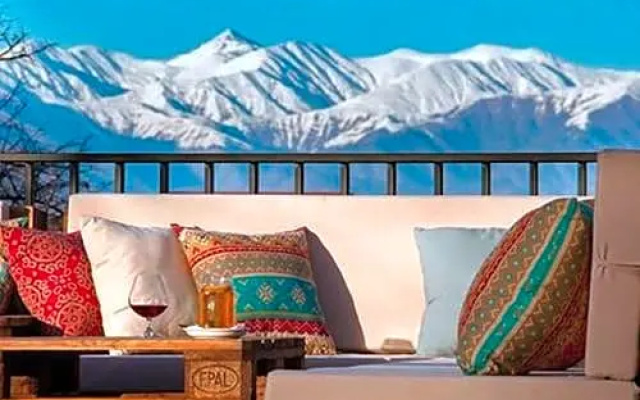 Hotel Tela & Mareli Winery