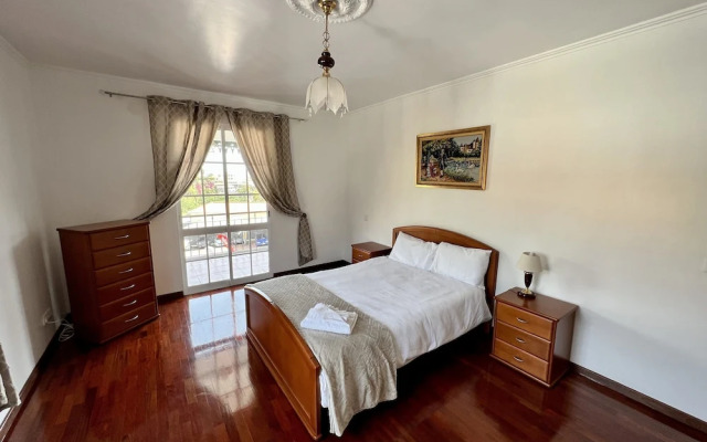 Classic Tranquil Madeiran 4-bedroom Villa Funchal