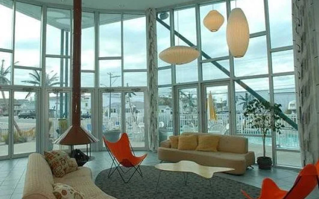 Starlux Hotel