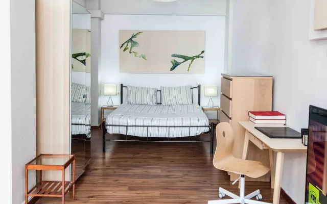Modern-deluxe central apt in Athens