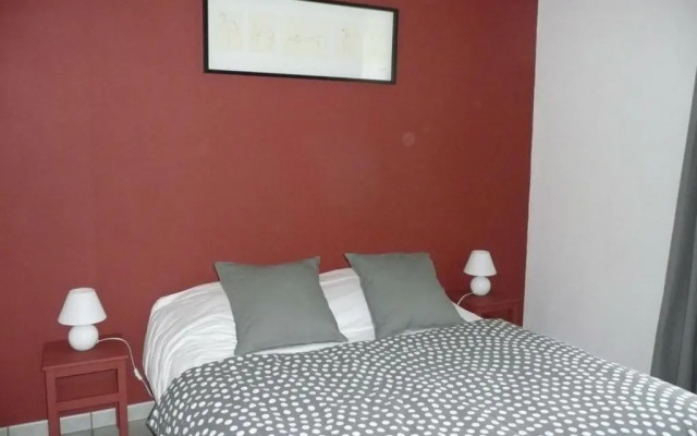 Gîte Saint-Just-la-Pendue, 4 pièces, 6 personnes - FR-1-496-52