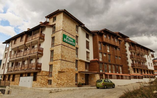 Апартаменты Pirin Heights Holiday Apartments Банско вид на фасад