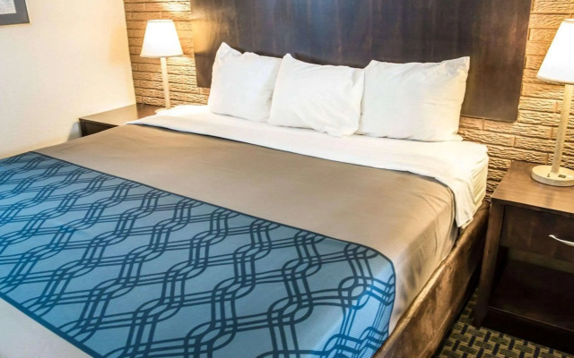 Rodeway Inn & Suites Wilmington North