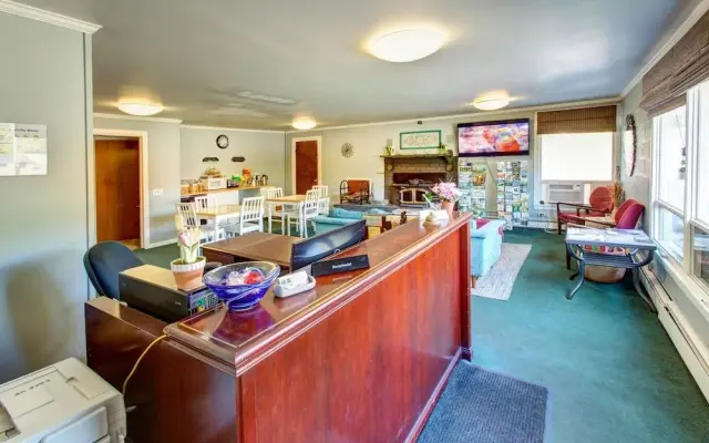 Suites on Main